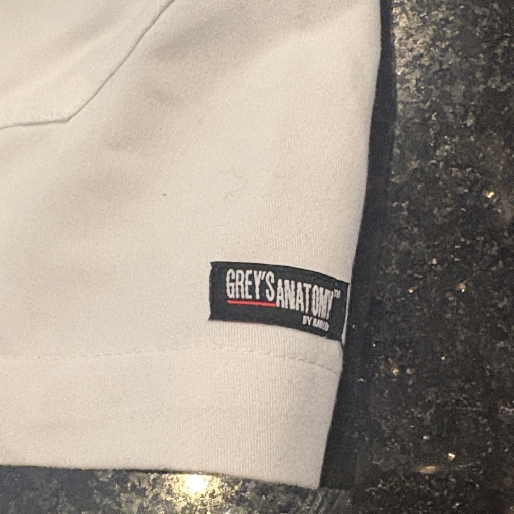 Barco Uniforms Grey’s Anatomy Professional Wear Woman’s Lab Coat NWT - Picture 9 of 9